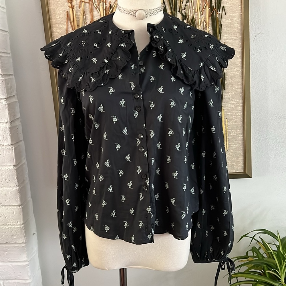 Universal Thread Embroidered Button Down Shirt Xs - image 3